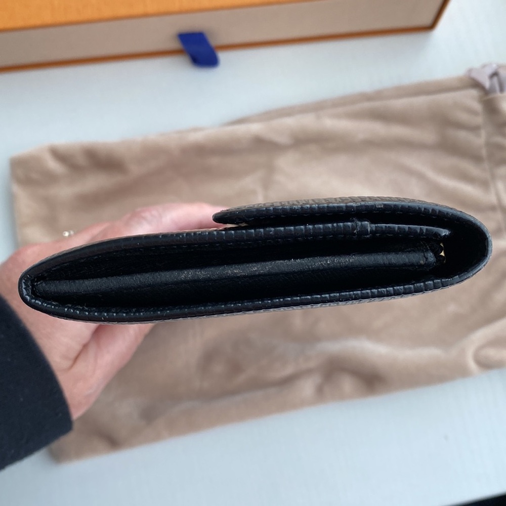 EUC LOUIS VUITTON Black Epi Sarah Wallet Vintage (CA1906) - Picture 6 of 16